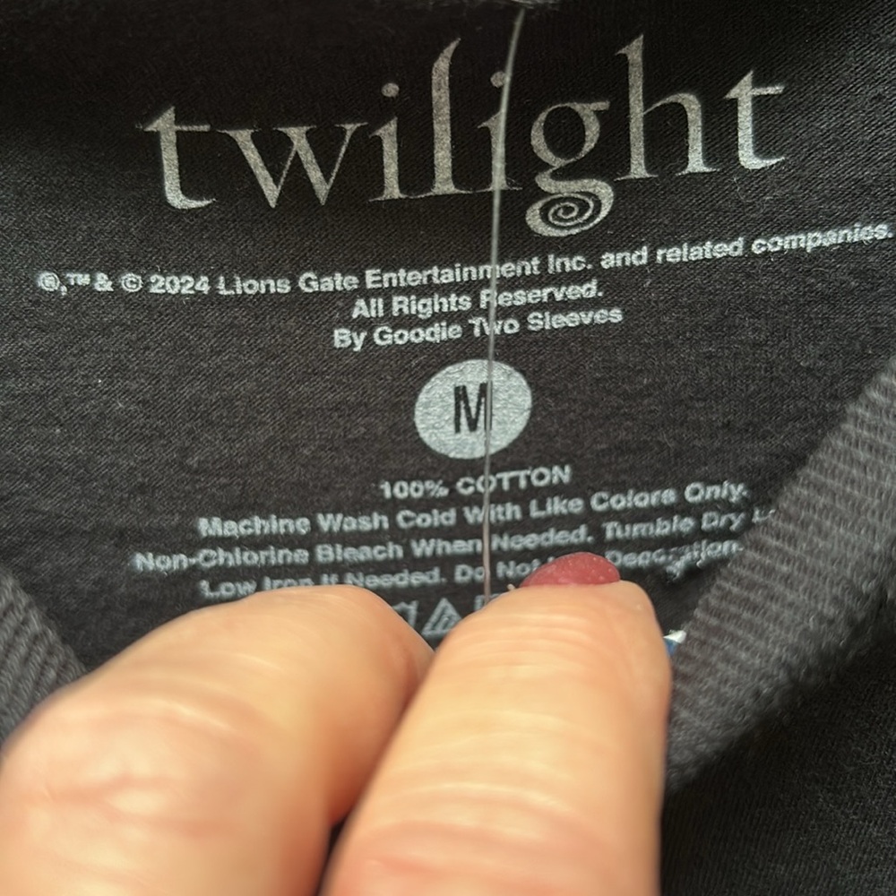 Twilight Edward Cullen T Shirt Sz Men’s Medium NWT - Picture 4 of 5